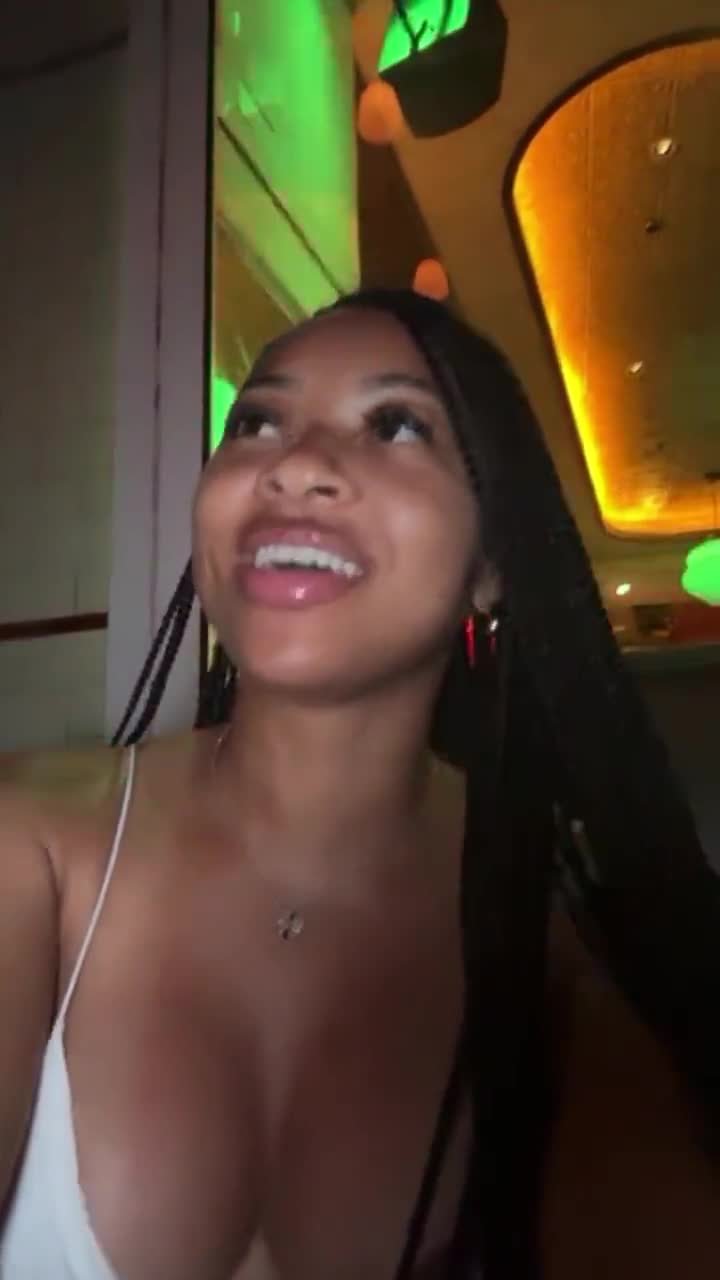 Ebony Nipple Slip - Ebony Nip Slip On Live - Porn Videos & Photos - EroMe