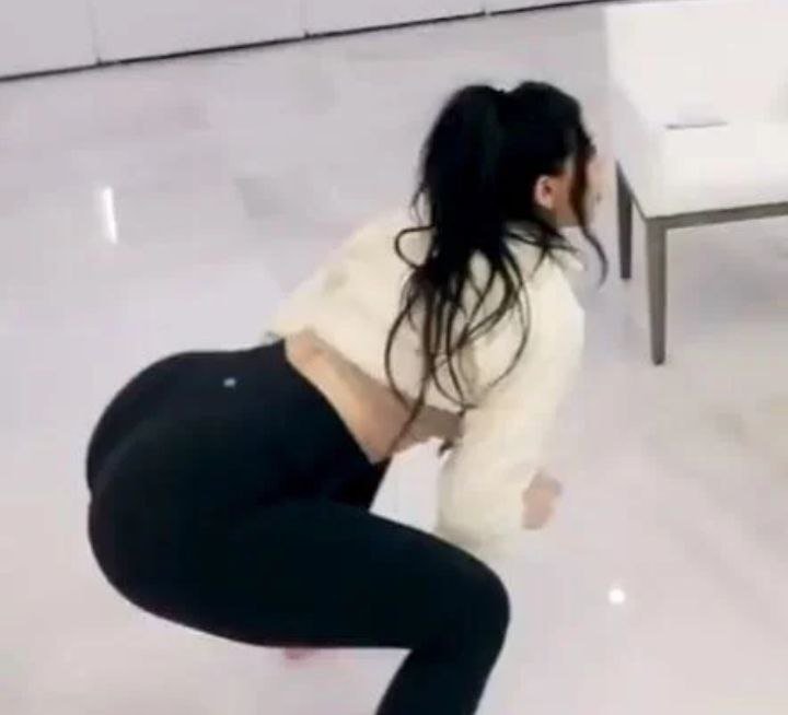 Sssniperwolf's Ass