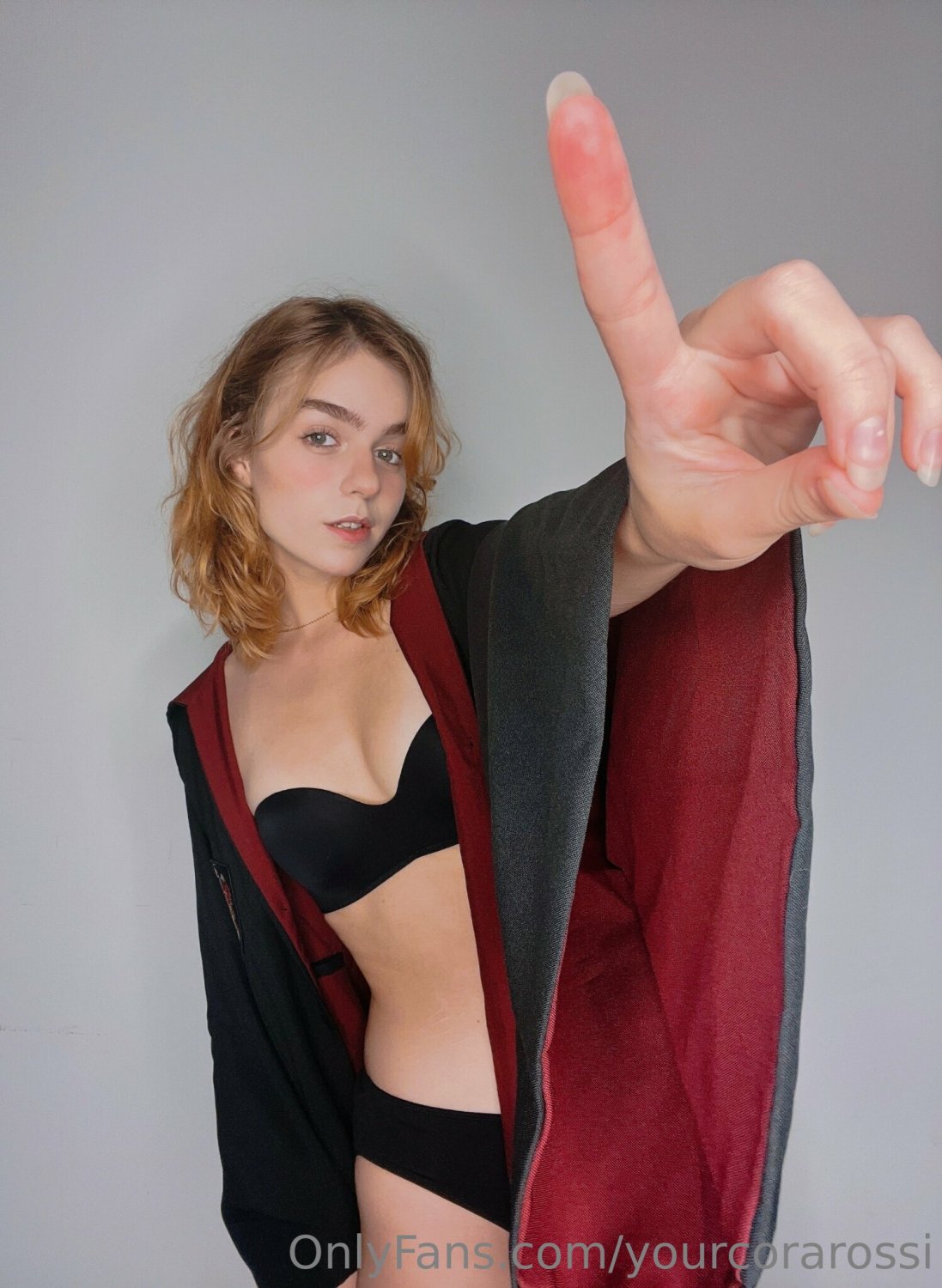 C0ra R0ssi #NuikwcTw