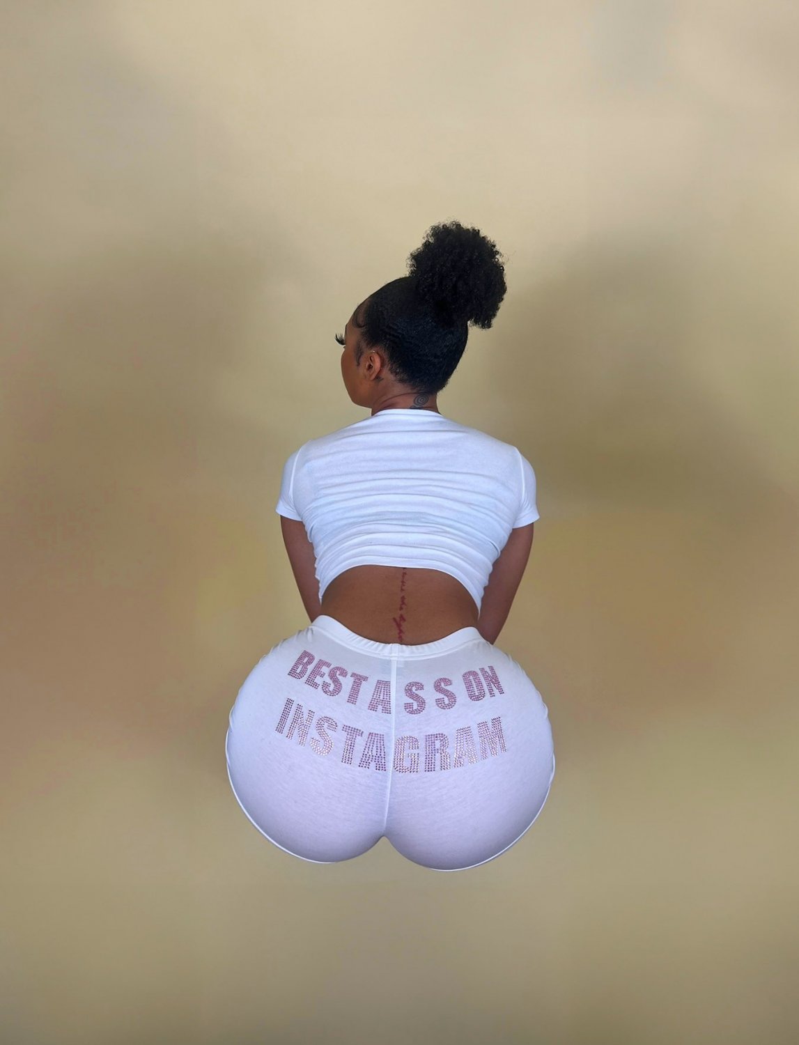 Hailey aka Almond milk #uT7YDSLo