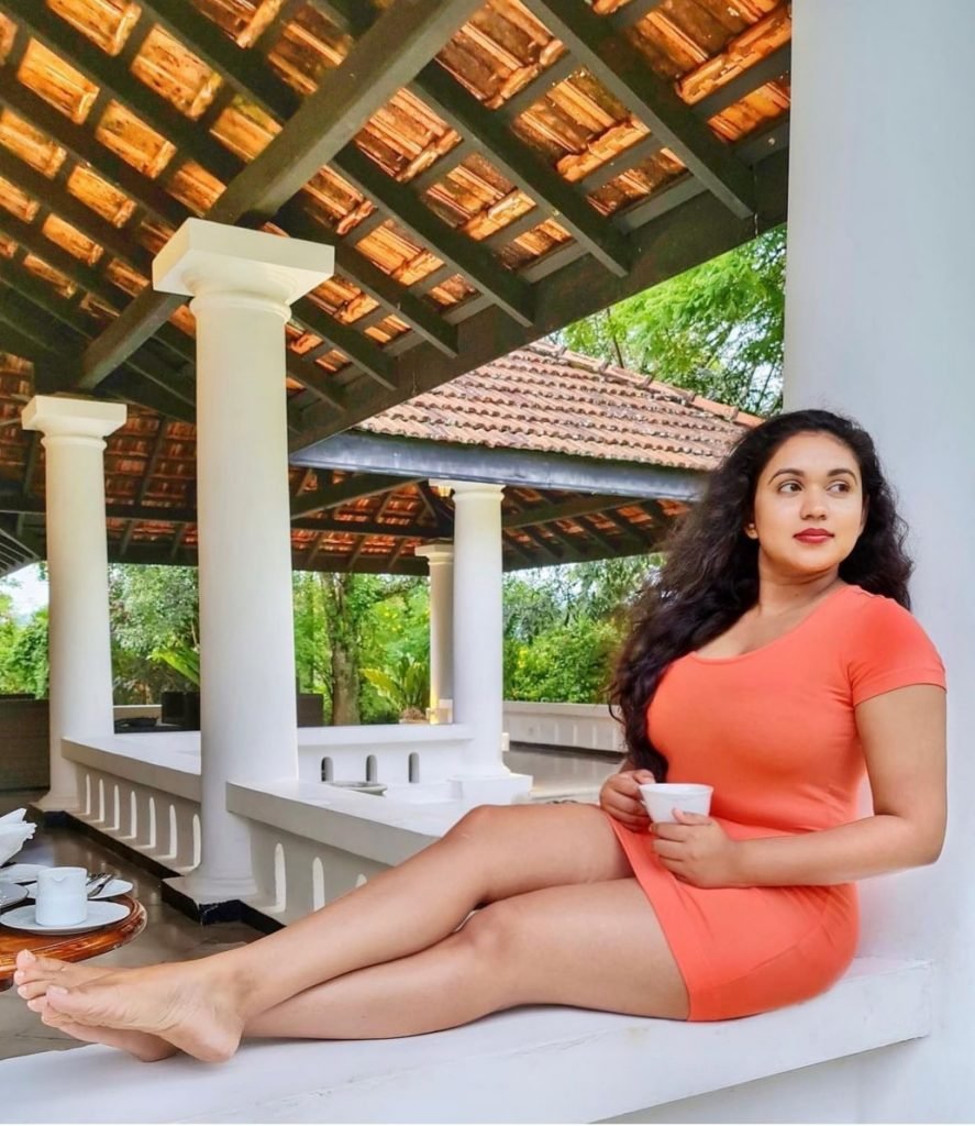lakbadu Sri lankan Mol Badu - ポルノビデオ＆写真 - EroMe
