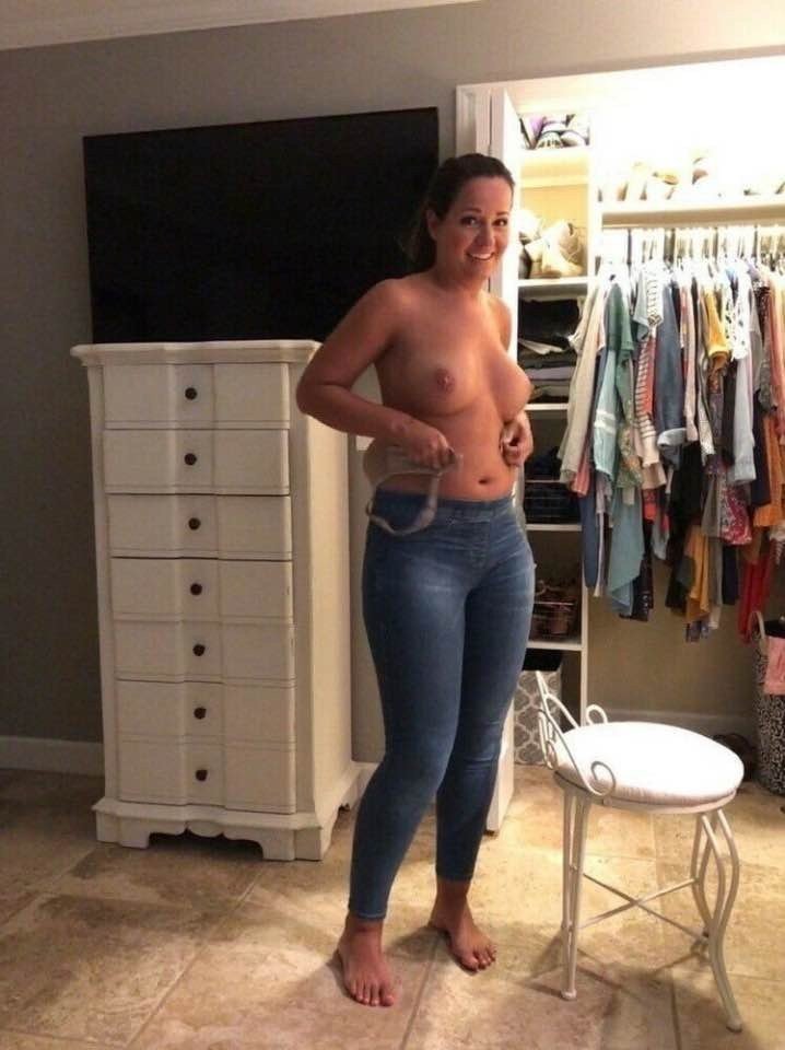 Hot Brunette mommy! #2XKpqU41