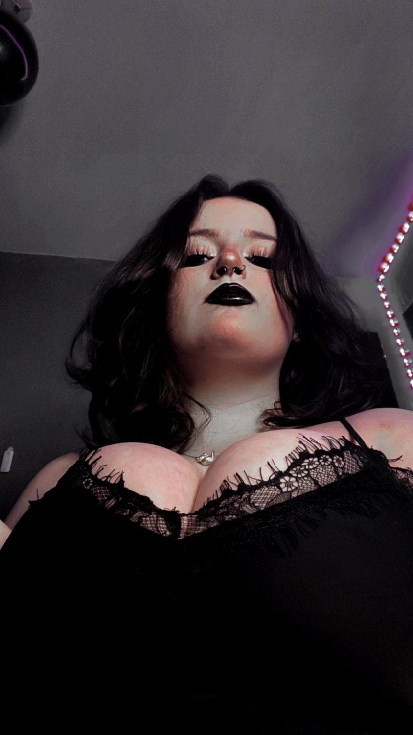 BBW Emo Teen with Huge Tits #y1om9e5W