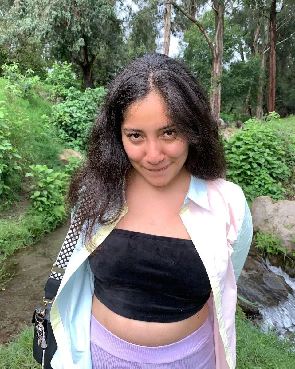 Skinny shows what her boyfriend eats #TpMfb9PL