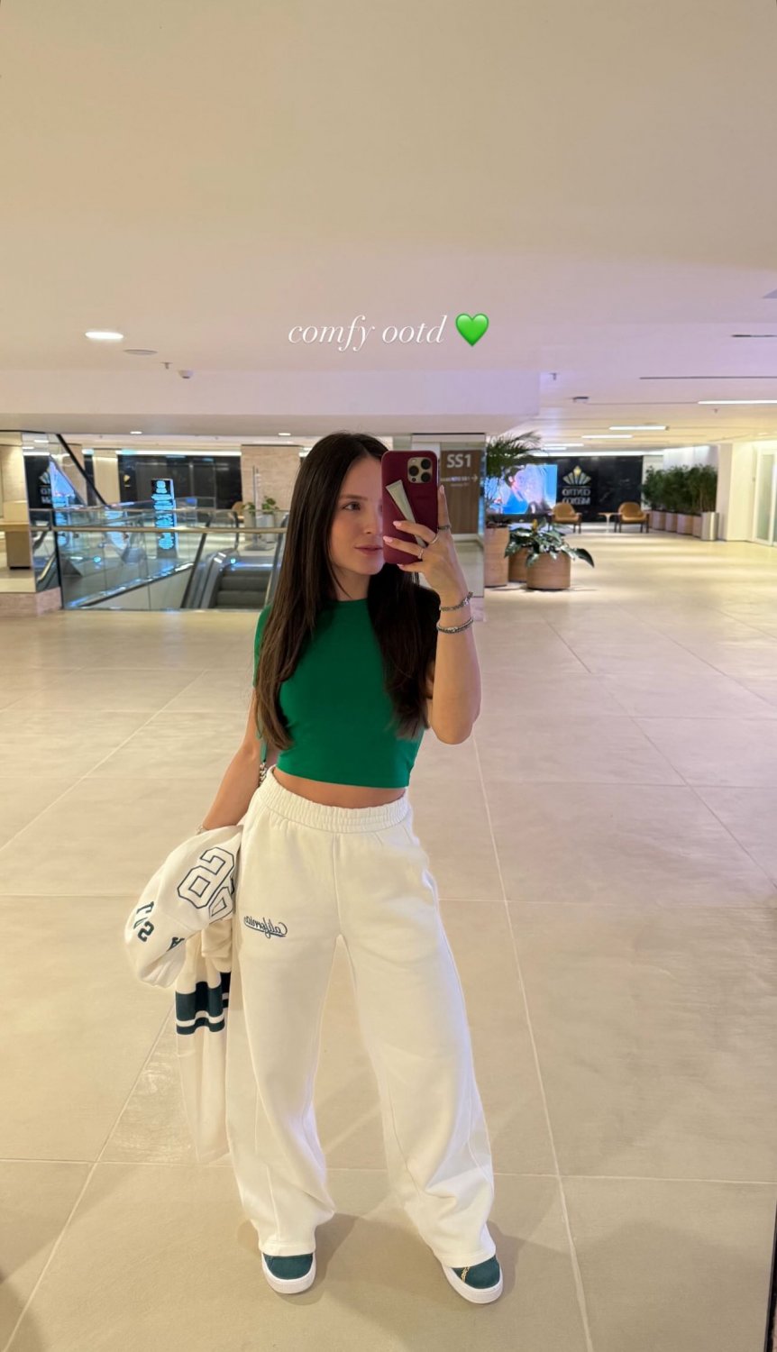 Linda , beleza Larissa...Larissa Manoela deliciosa #VySk8H7x