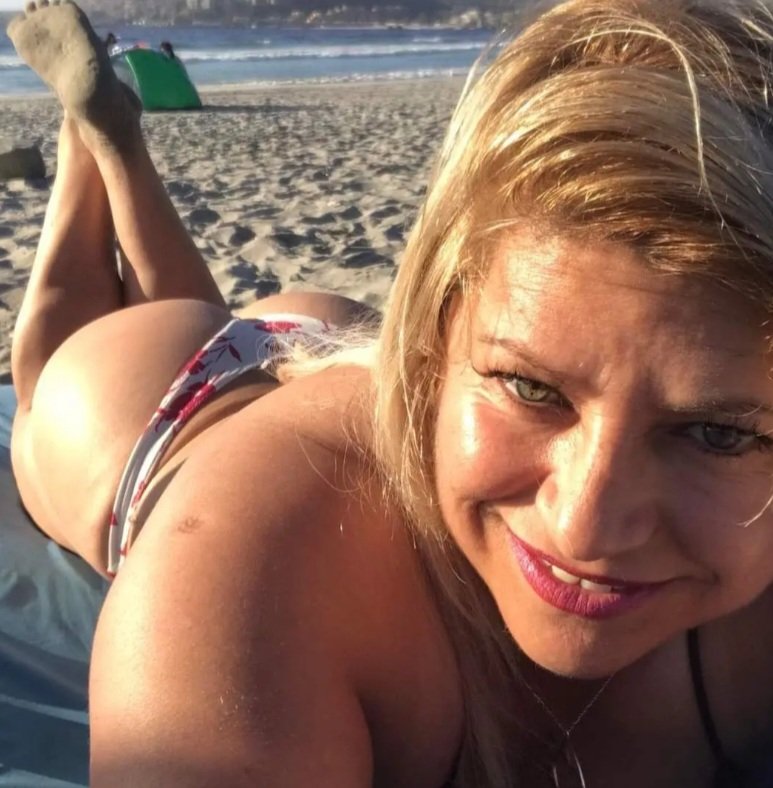 Chilena madura bien culona y tetona muy puta y rica #EnZHQuEN